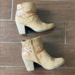 3/25.00 - Western Style Booties